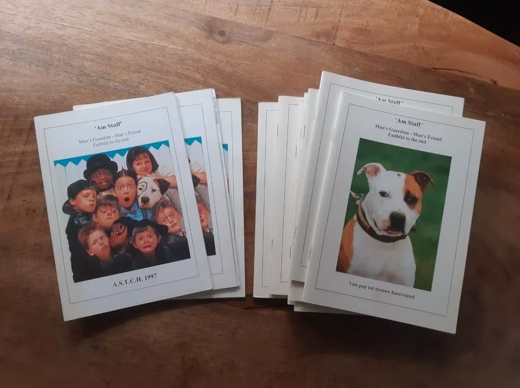 Oude clubbladen gedoneerd